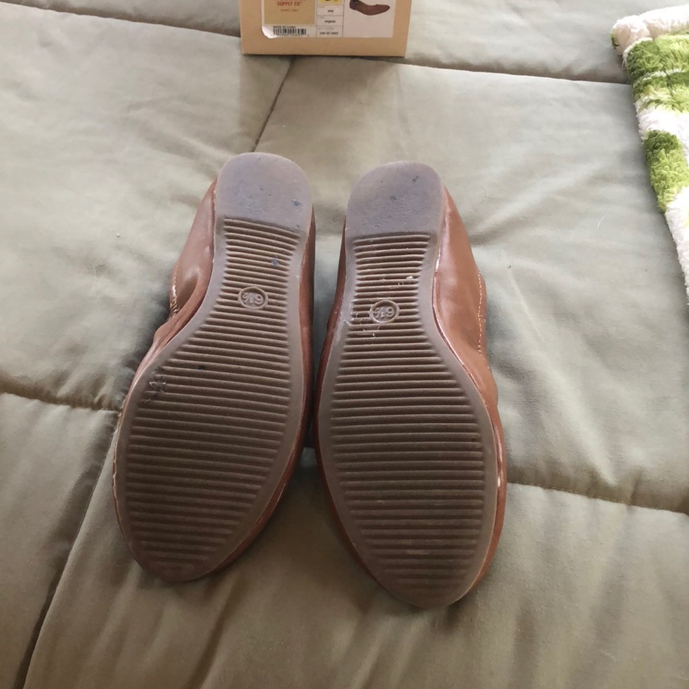 Shoes - Picture 2 of 3